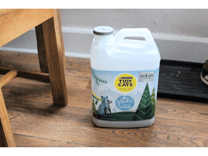 Low Dust Scoopable Cat Litter to Control Odors