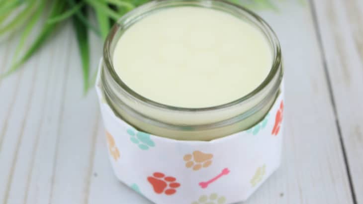 Dogs' paws are one of the most neglected parts of their bodies. They do not have to be with this homemade dry paw balm recipe.
